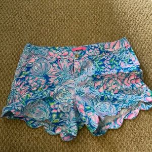 Lilly Pulitzer shorts with scallops